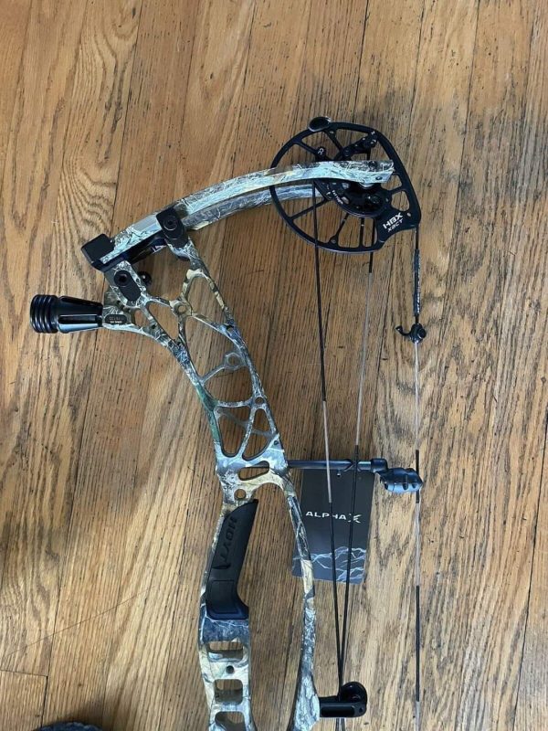 Hoyt Alpha 33